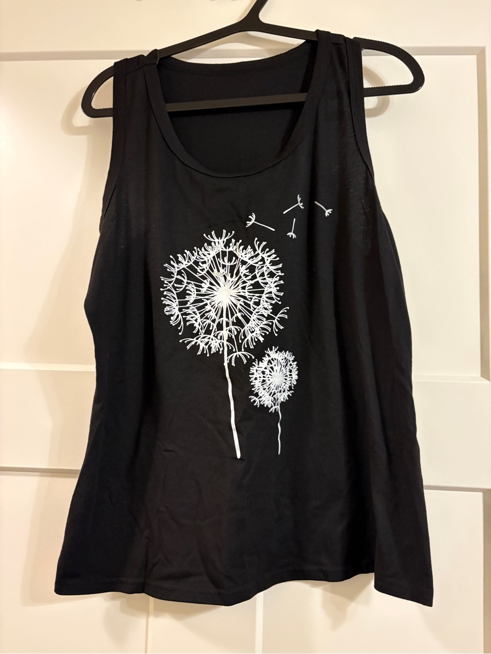 Black Women's Dandelion Graphic Tank Top